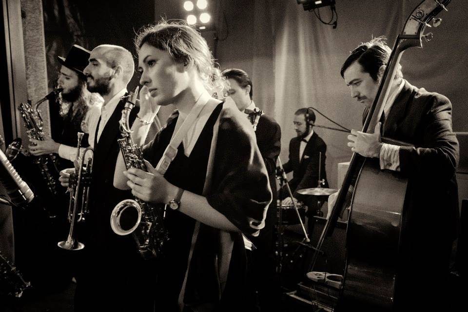 MrDewey Wedding Swing Music
