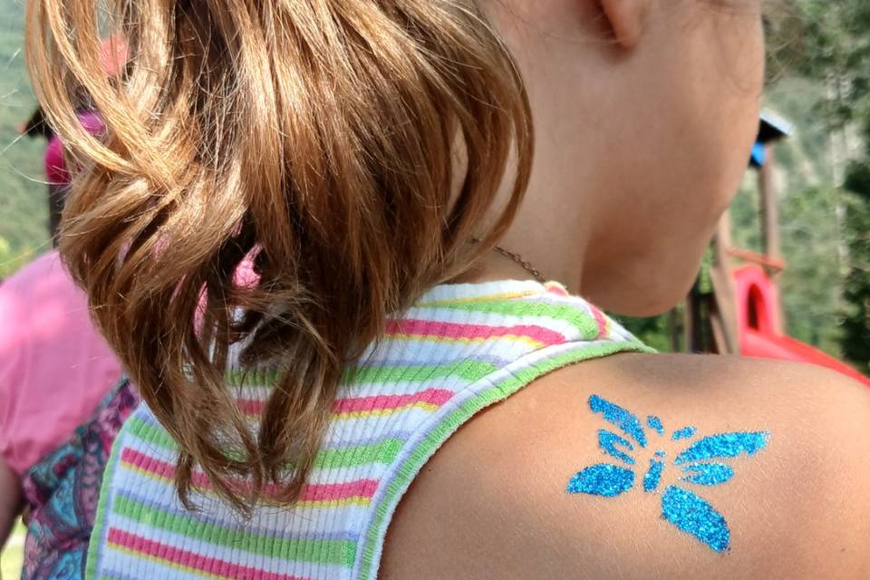 Glitter tatoo