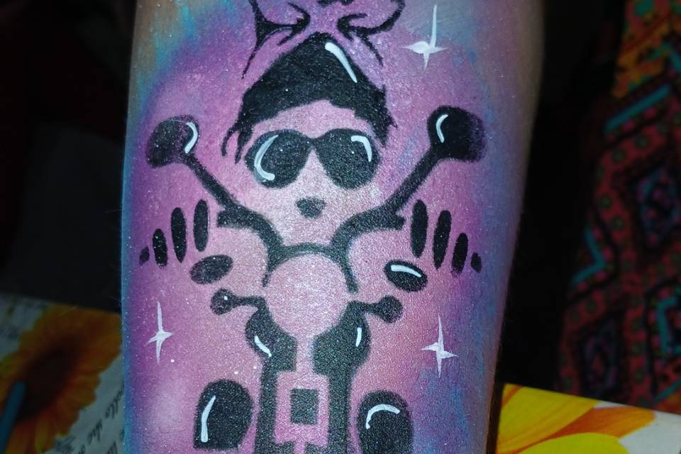 Moto con stencil