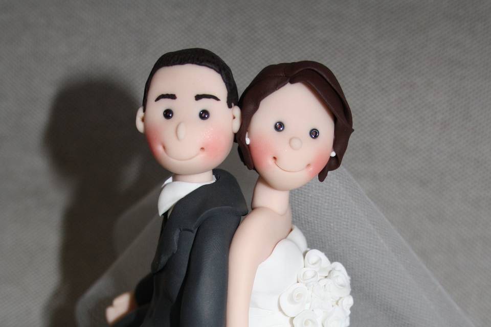 CAKE TOPPER SPOSI IN RESINA 10x7,5H.17,5 CM TORTA MATRIMONIO