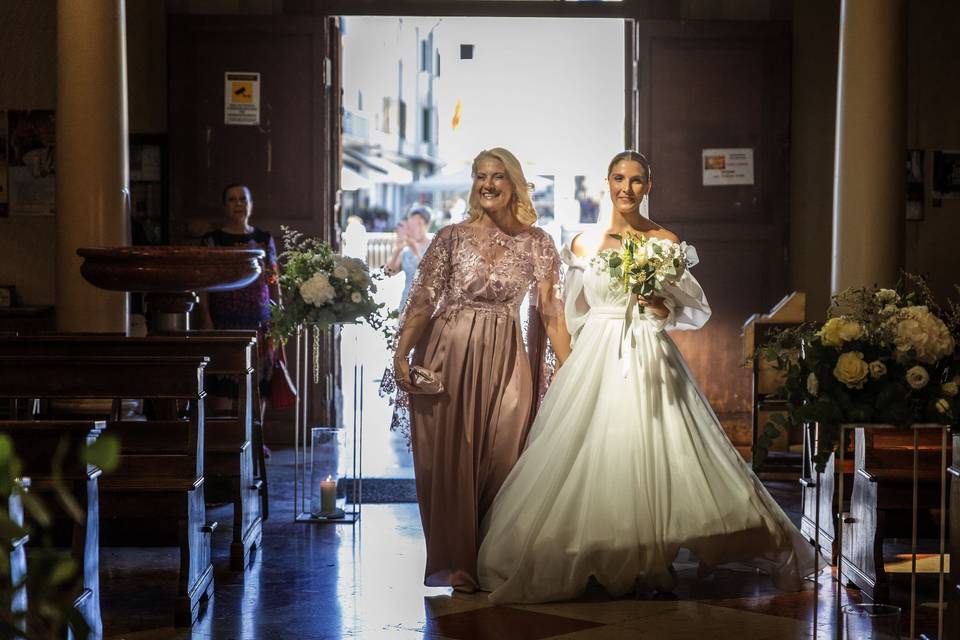 Sposa e mamma all' entrata