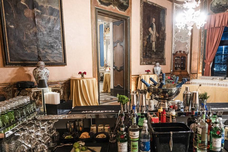 Bar catering