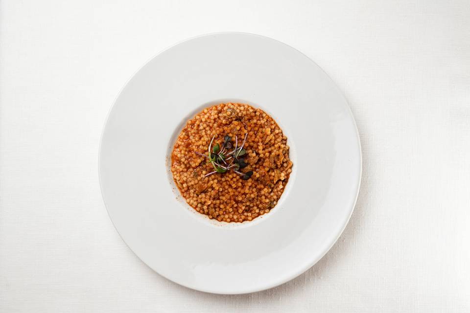 Fregola, maialino e mirto