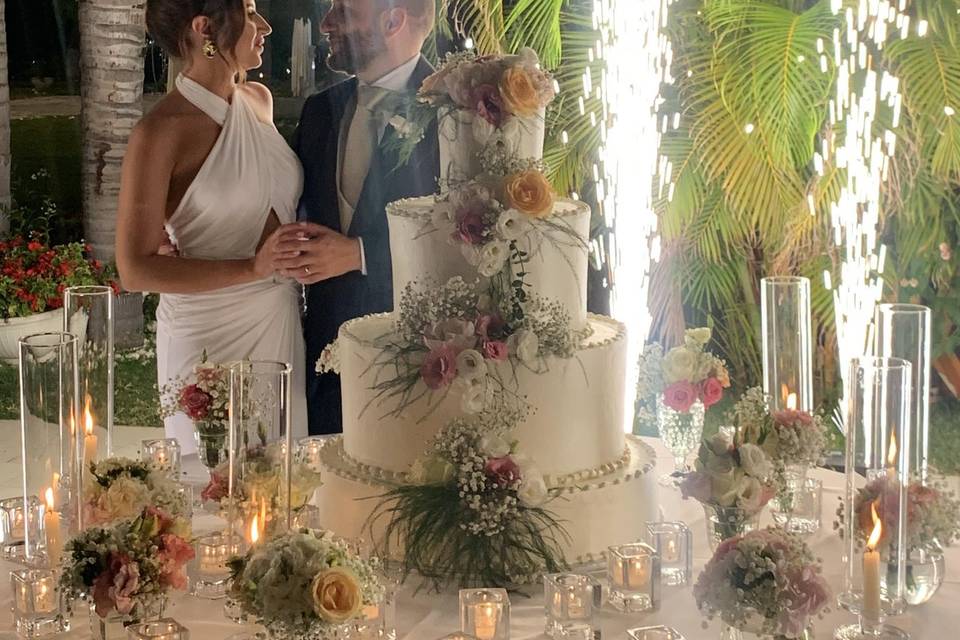 The wedding cake table