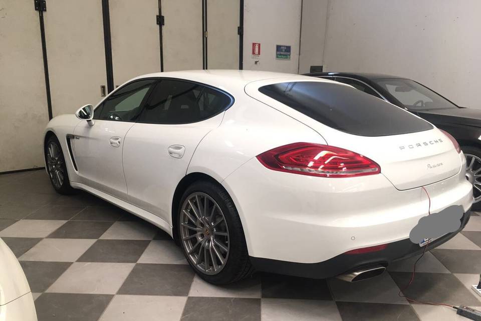 Porsche panamera bianco