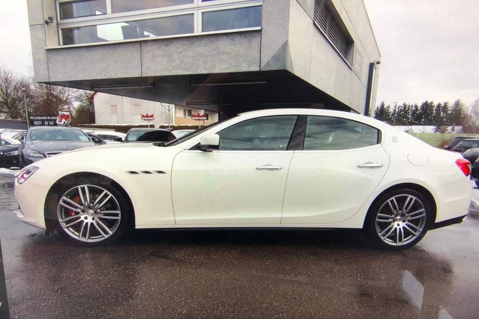 Maserati ghibli bianca