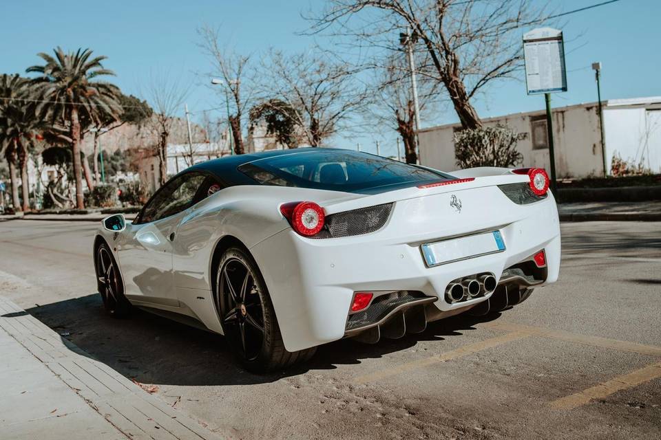 Ferrari 458 italia bianca