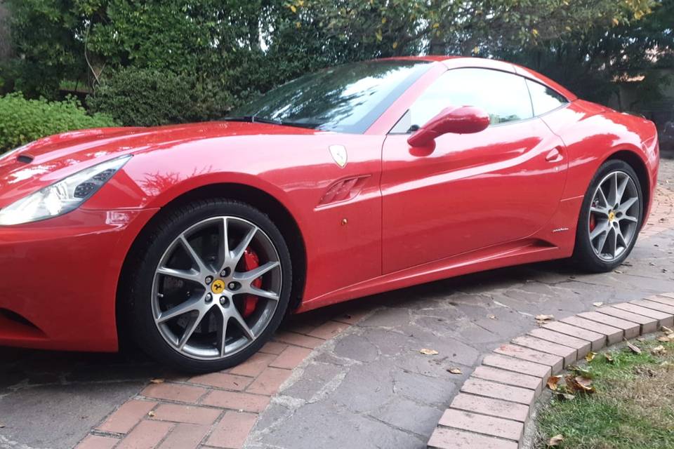 Ferrari california profilo