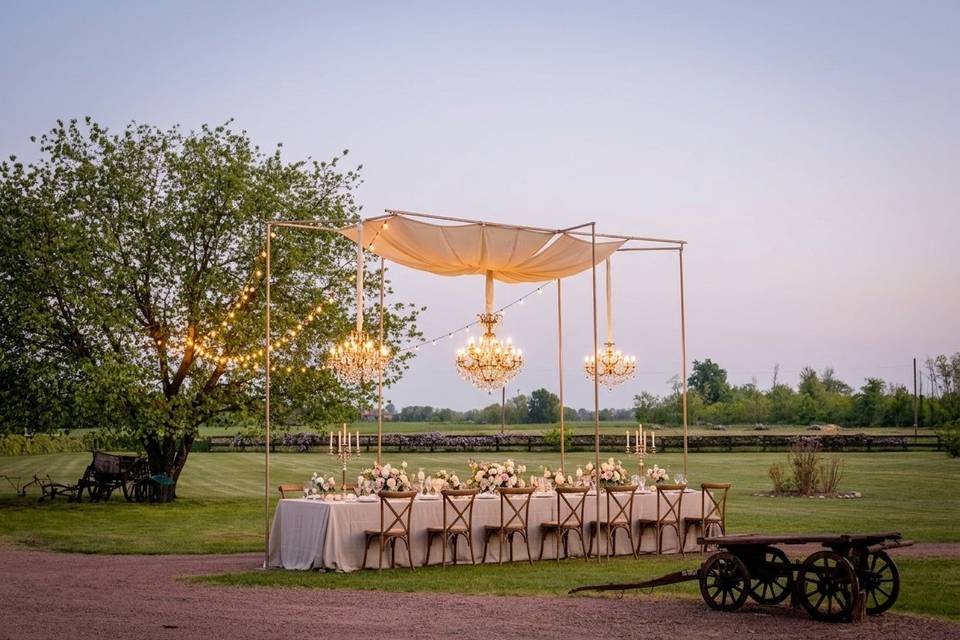 TAVOLATA CON CANDELABRI