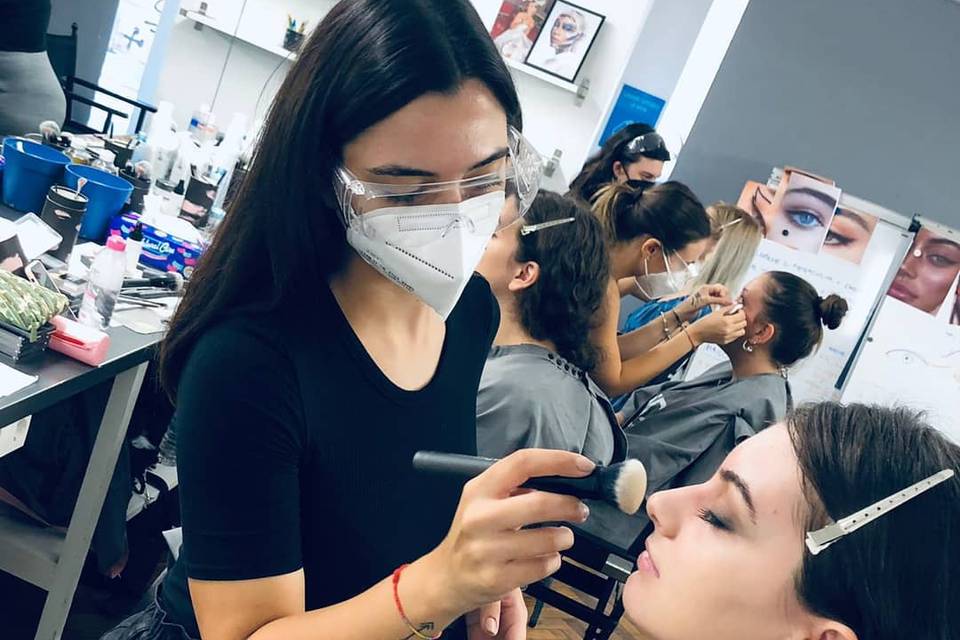 Sara makeup artist