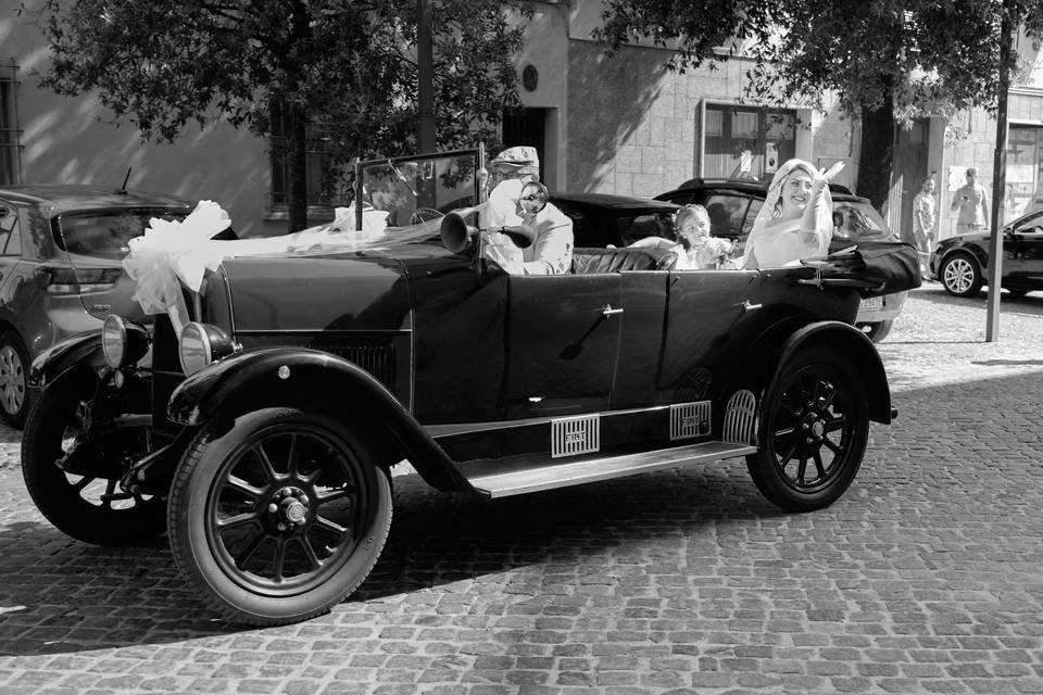 Arrivo-sposa-in-chiesa