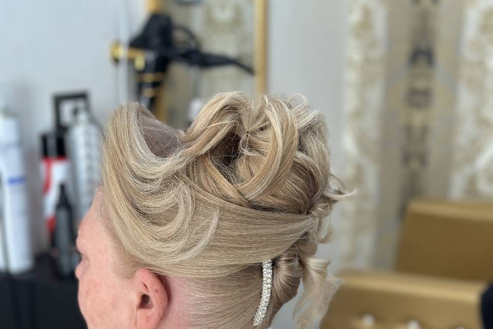 Acconciatura mamma sposa