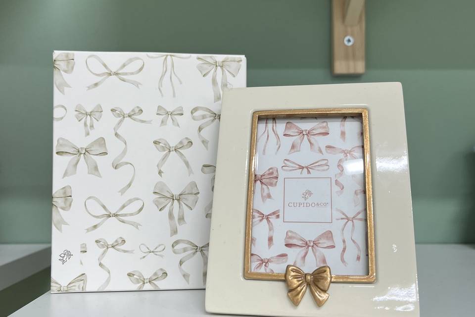 Cornice fiocco