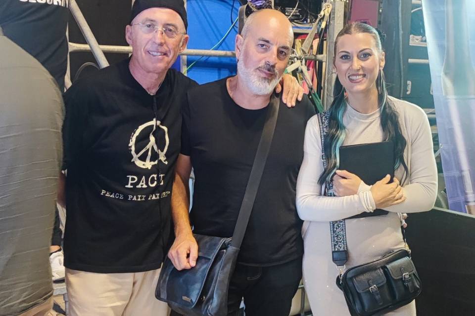 Noi gruppo spalla di Povia
