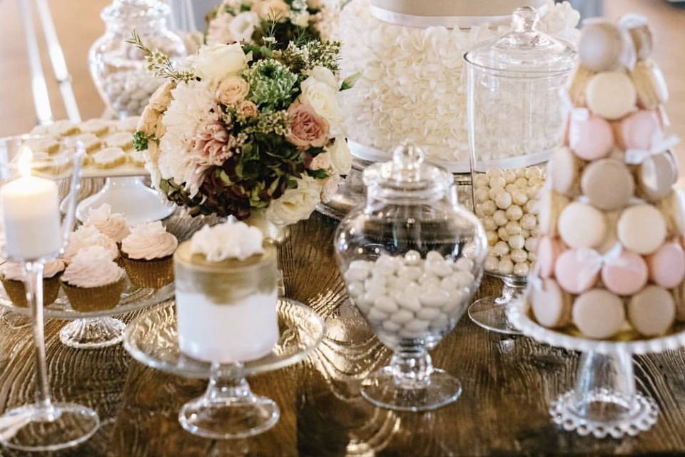 Wedding sweet table