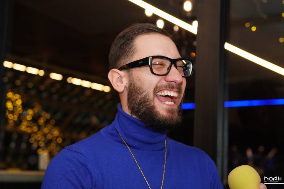 😁