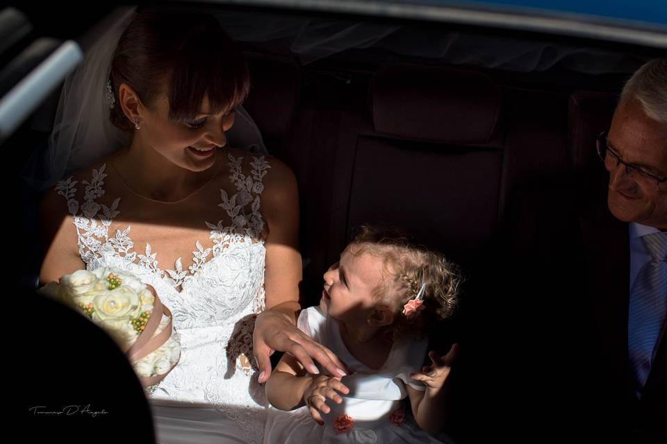 Auto sposa con papà e damigella