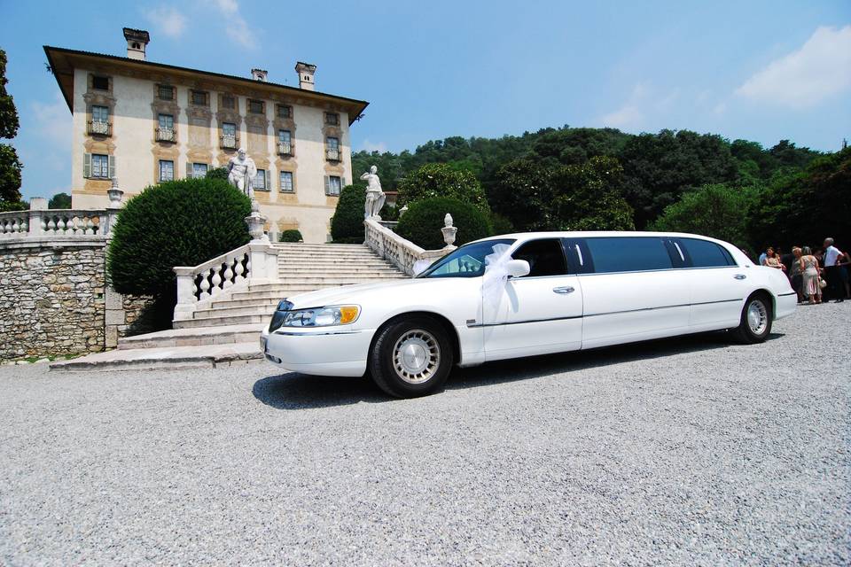 Lincoln limousine