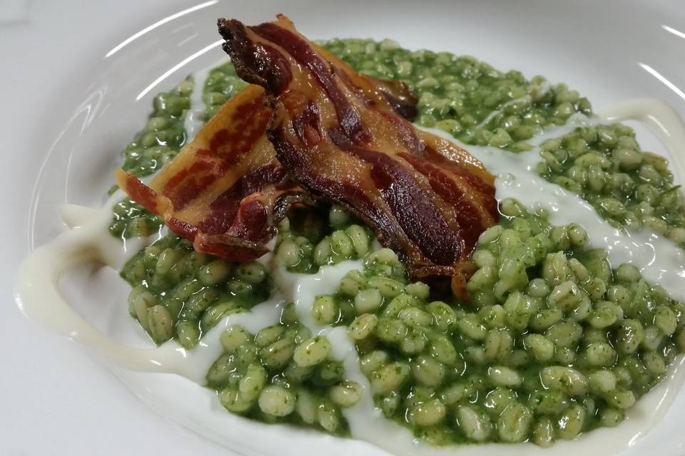 Orzotto con crema di ortiche