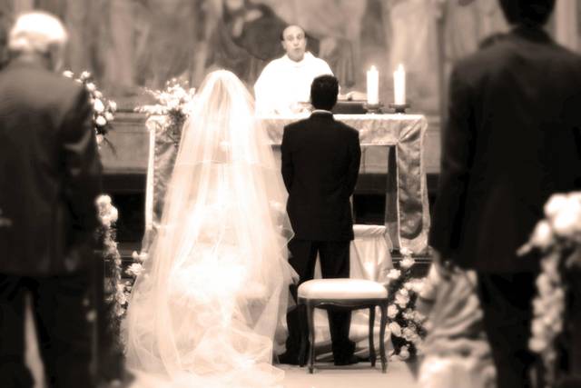 Gli sposi all'altare