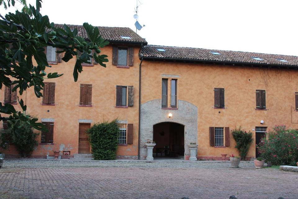 Villa con giardino Reggio