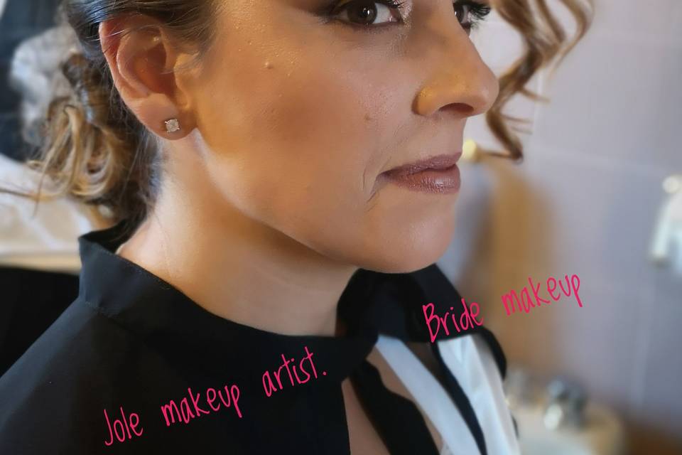 Jole Make-up Artist