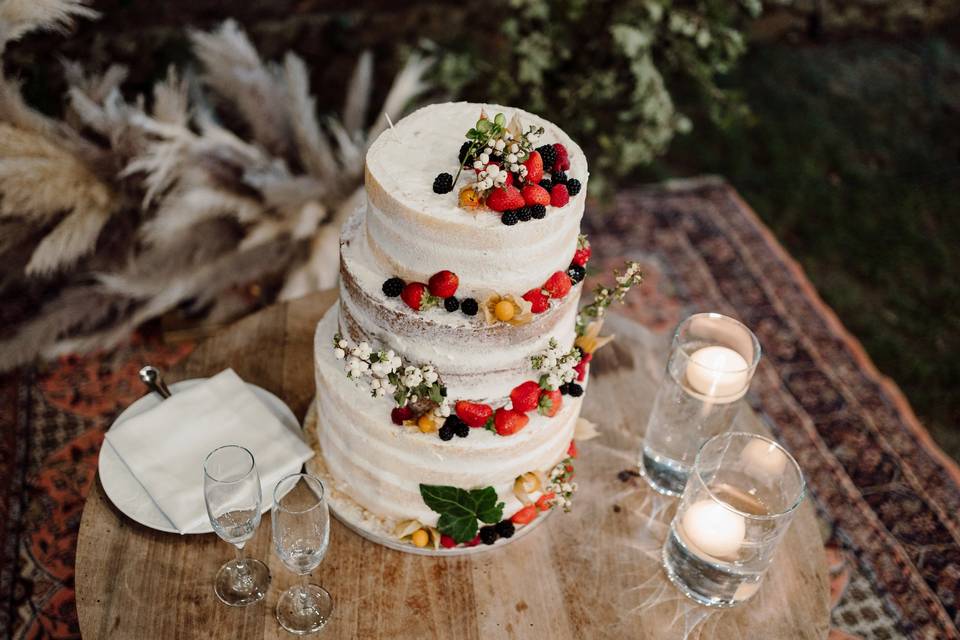 Weeding Cake