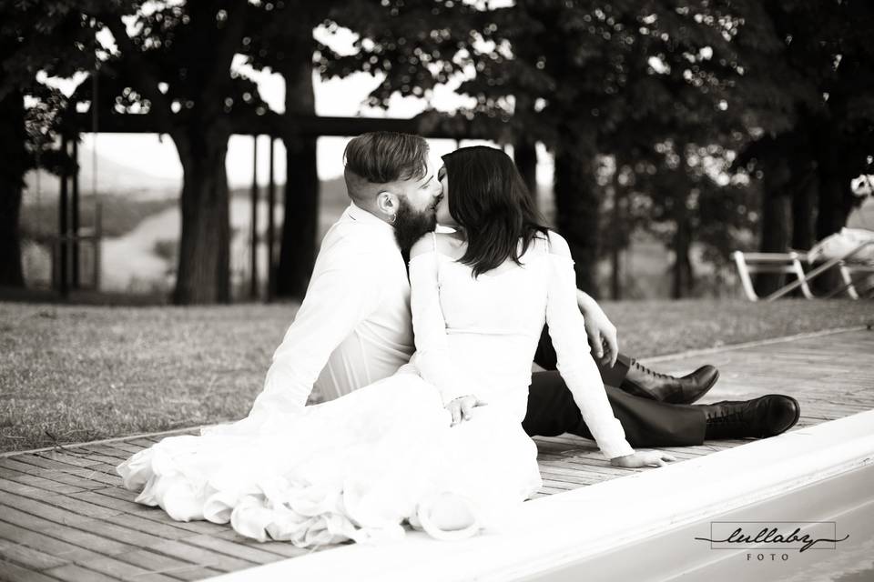 Bacio in piscina