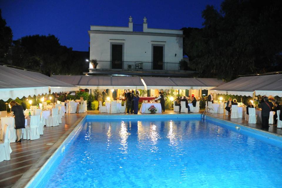 Matrimonio a Bordo Piscina