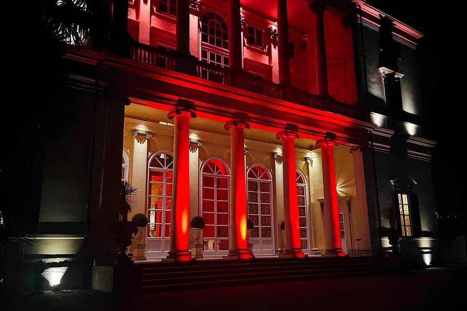 Illuminazione facciata villa