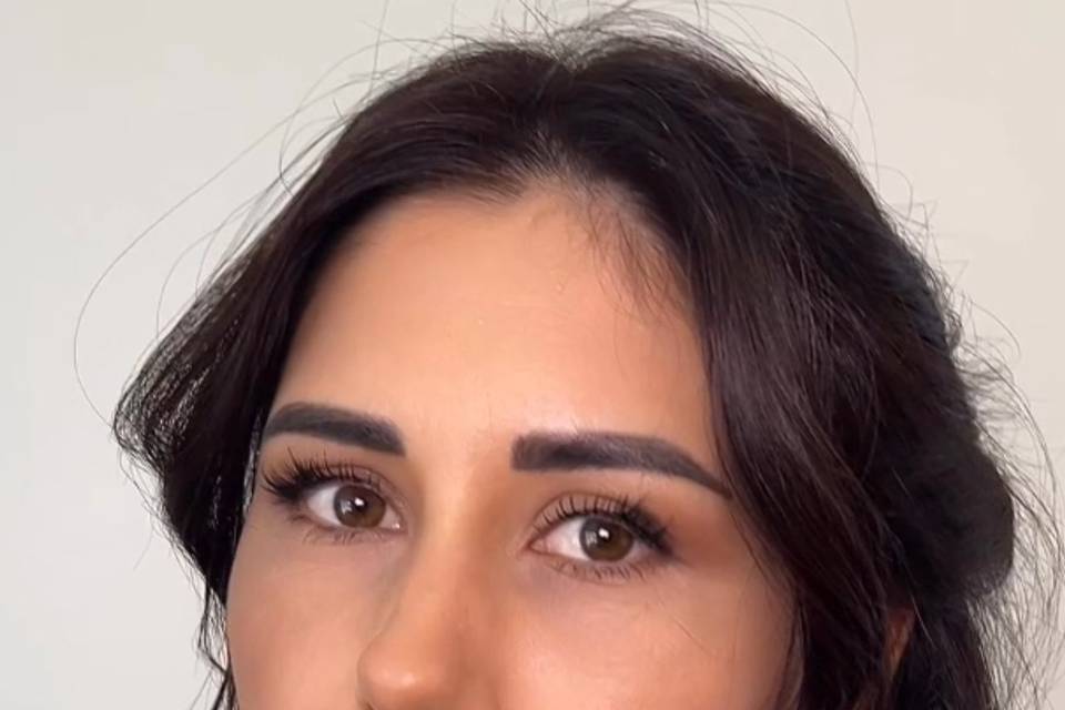 Bridal romantic make-up