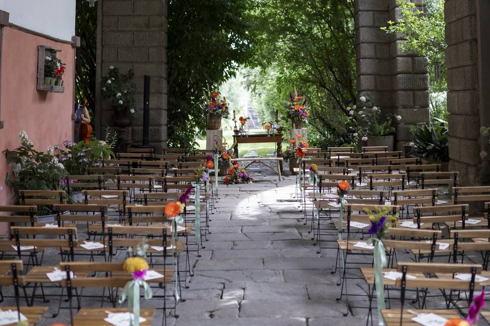 Cerimonia sotto il portico