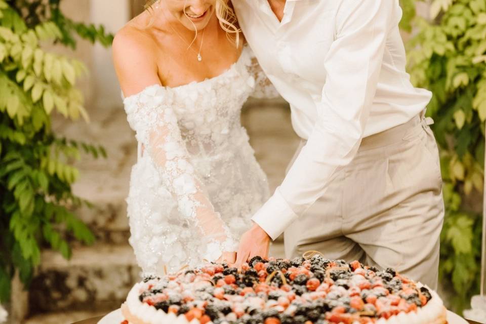Cake cut