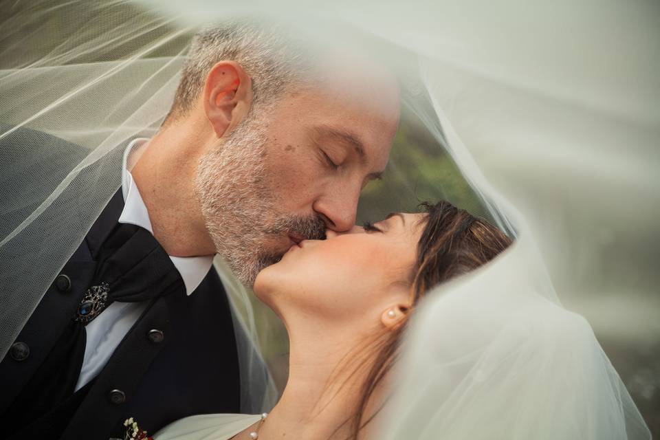 Bacio velato