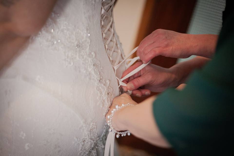 Vestizione sposa
