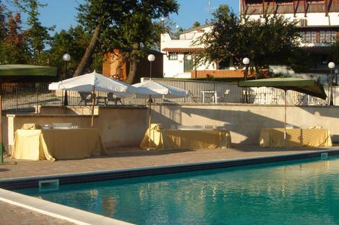 Buffet presso la piscina