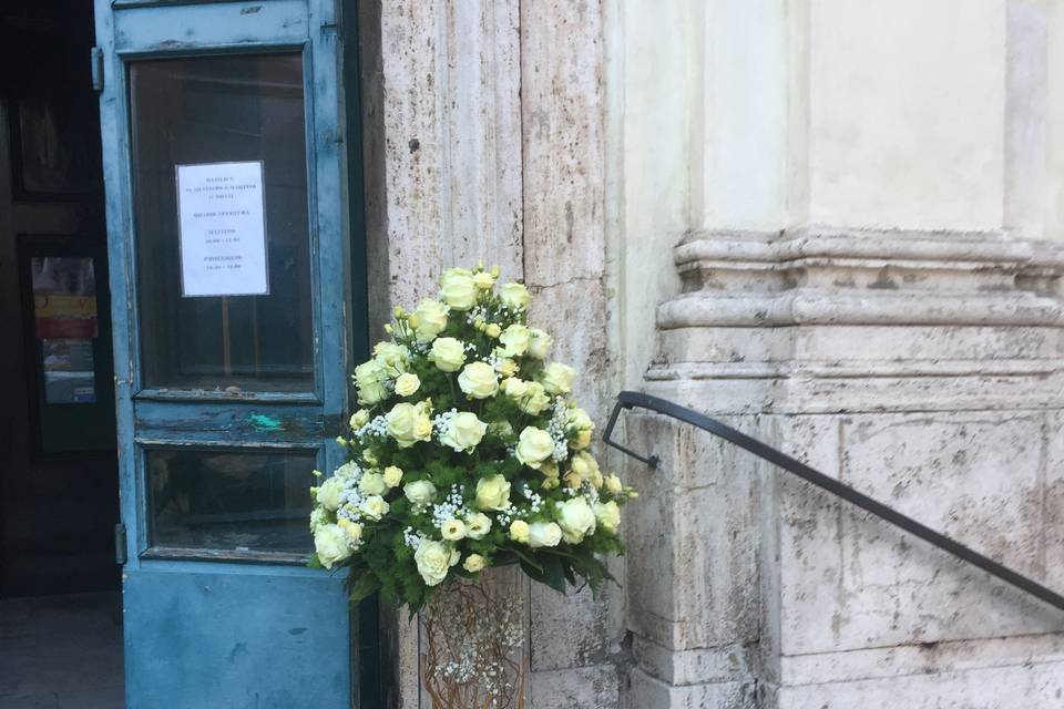 Composizioni esterno chiesa