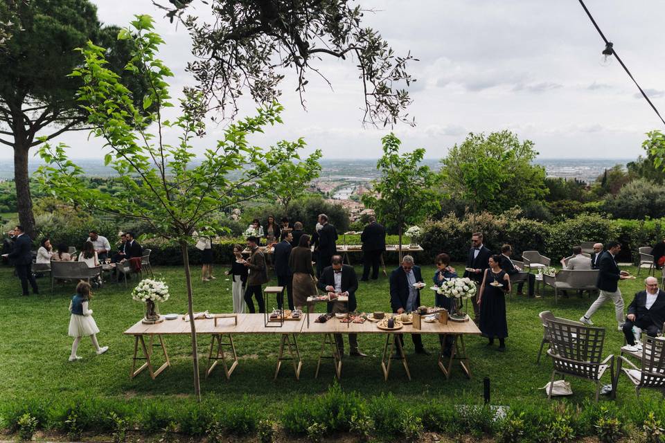 Aperitivo in giardino