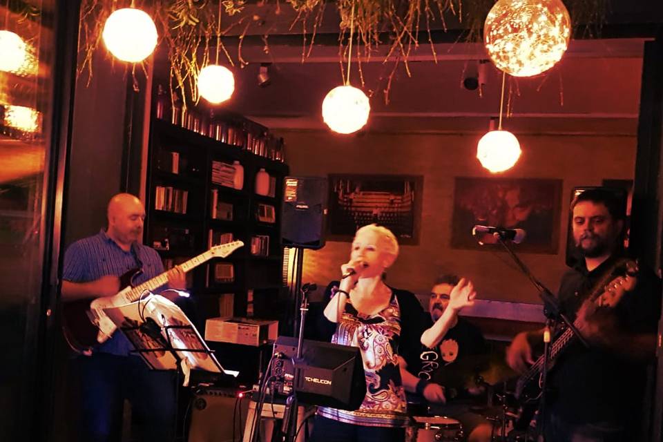Band - disco music al lago