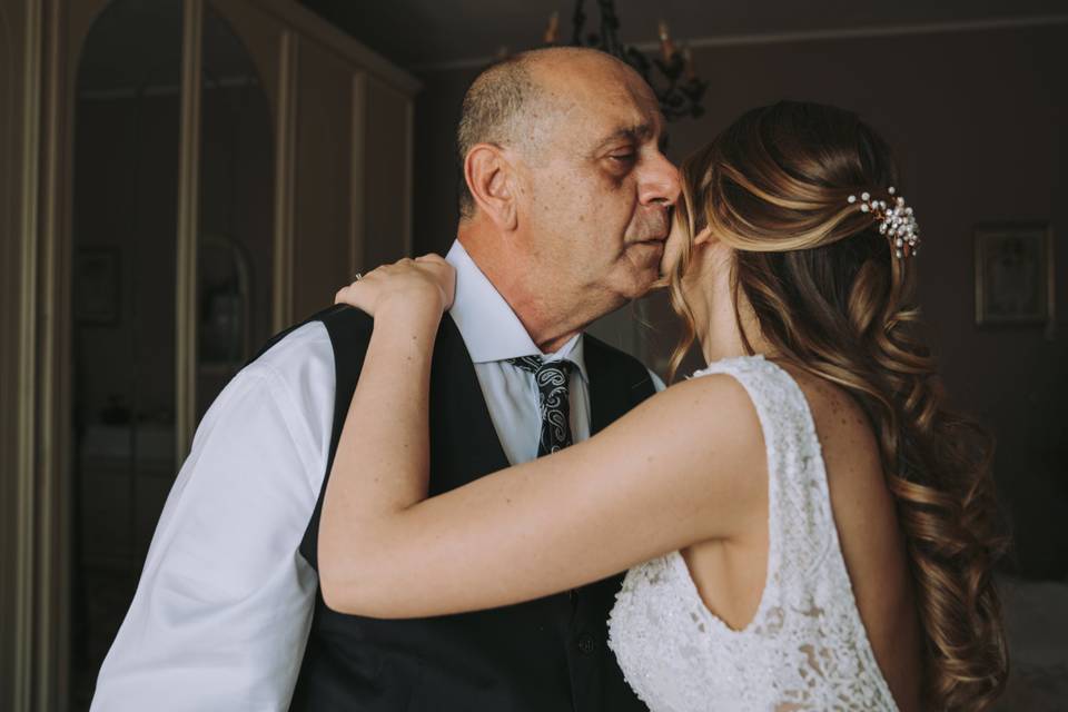 Padre-sposa-luci