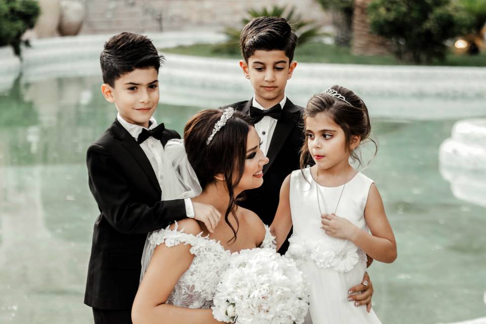 Sposa con i suoi bambini