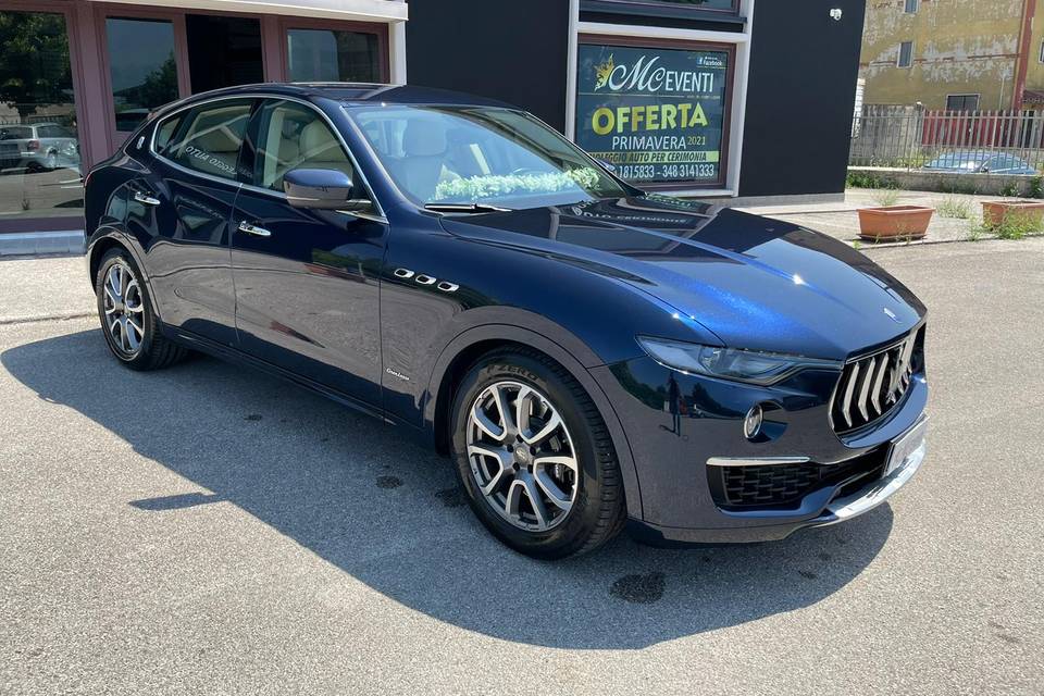 Maserati levante blu