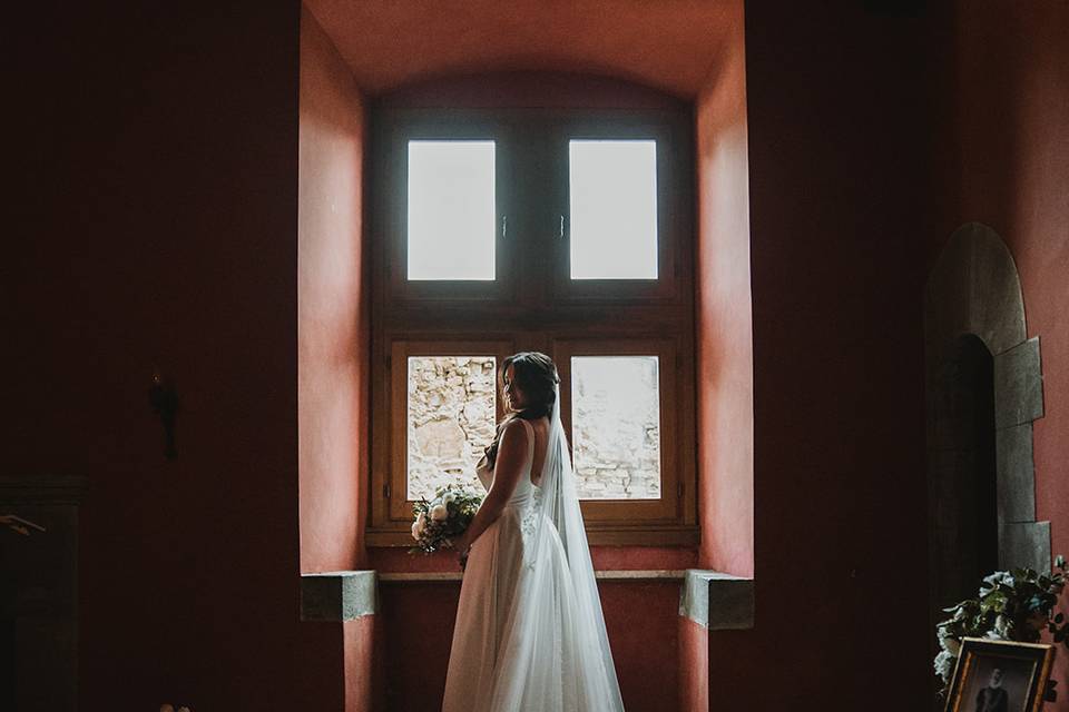 Sposa nella sala rossa