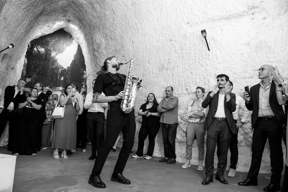 Sax live during the party