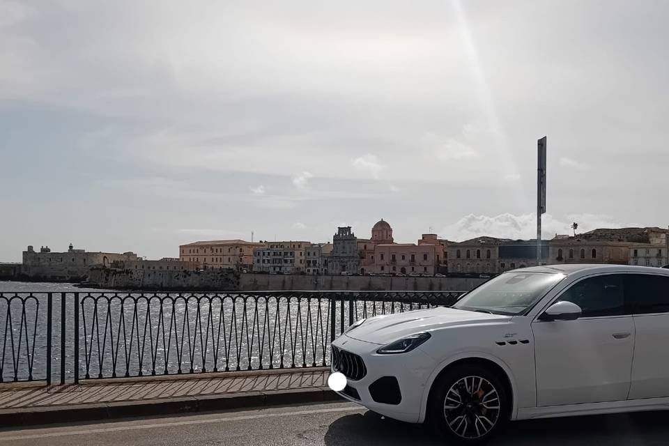 Maserati bianco