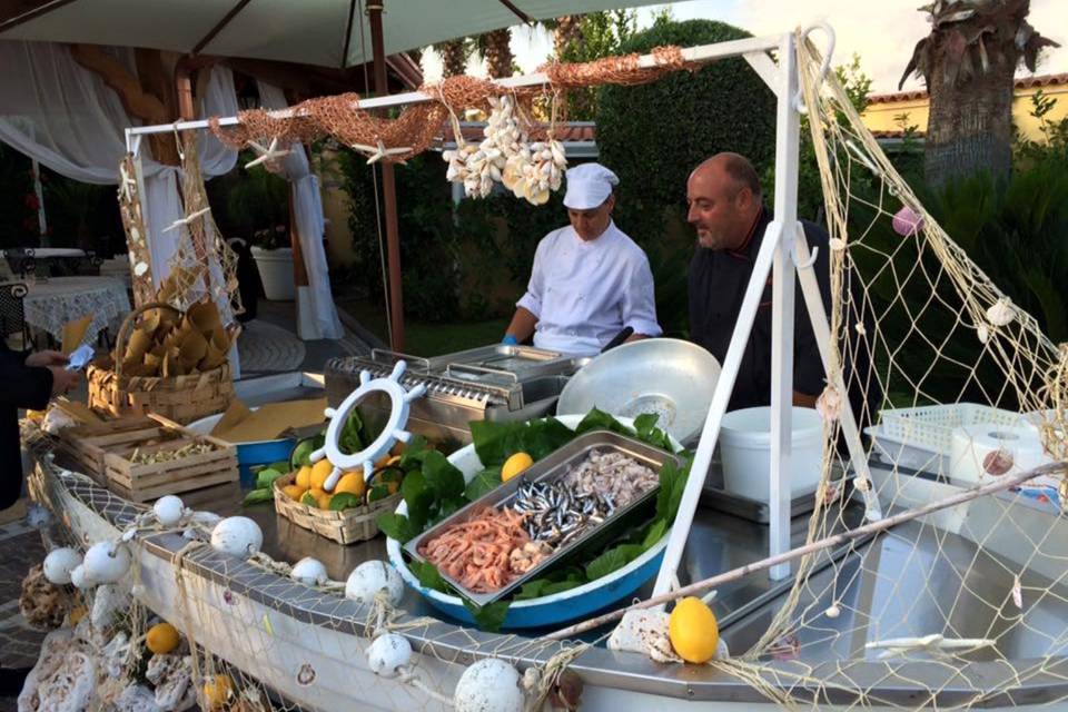 Buffet fritto di mare in barca