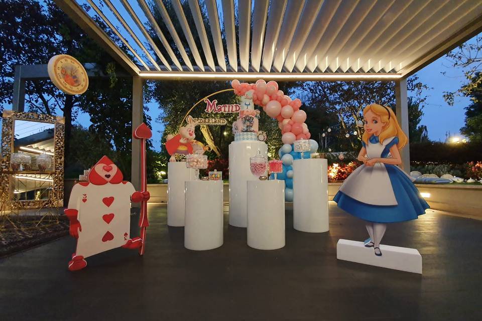 Allestimento alice in wonderla