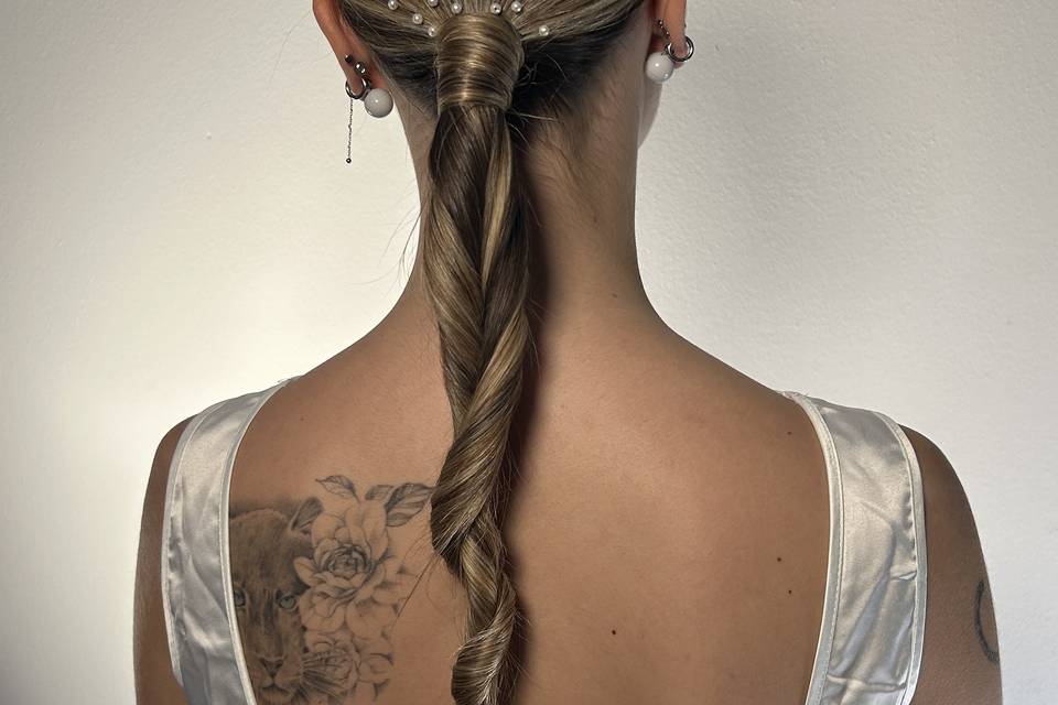 Pearl hairstyle