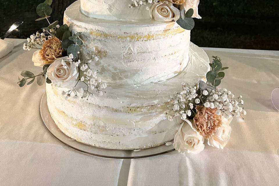 Nude cake