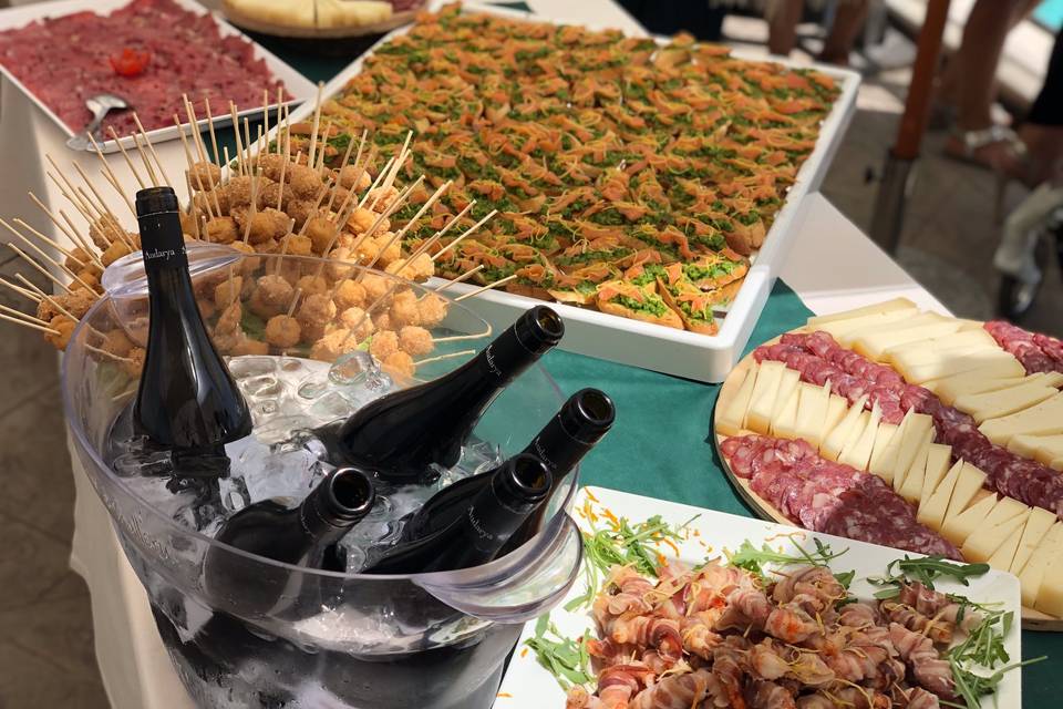 Antipasti buffet piscina